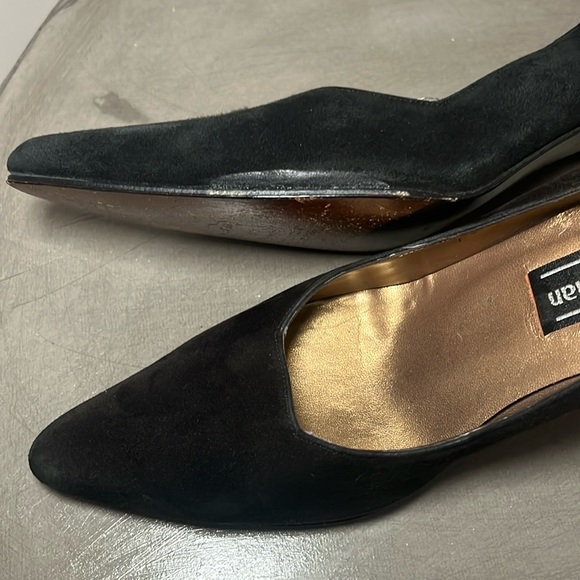 Stuart Weitzman Suede Heels - Picture 5 of 12